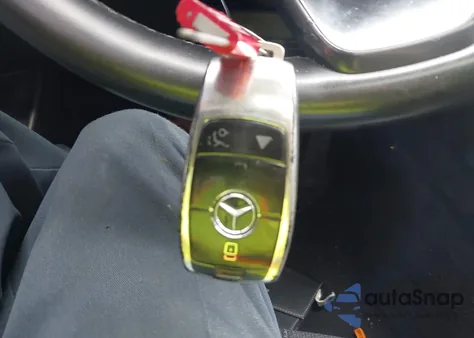 2017 Mercedes-Benz E 300 from USA, damaged, VIN WDDZF4JB3HA066731